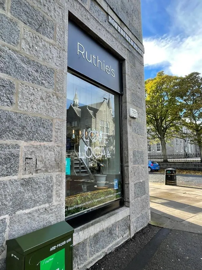 Amazing Getaways - The Place For You With Free Parking Aberdeen Lejlighed